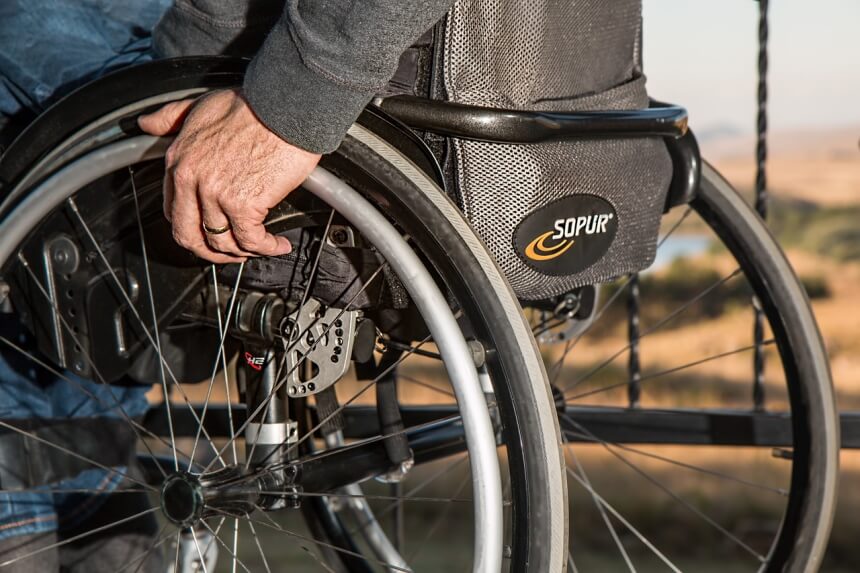8 Best Lightweight Wheelchairs – From Transport to Electric Models (Summer 2022)