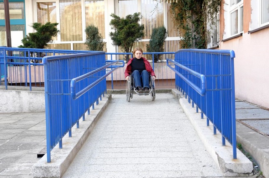 How Wide Is a Wheelchair? Numbers and Explanations!