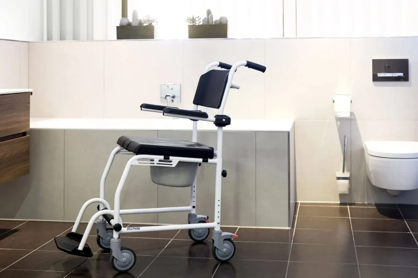 How to Bathe Someone in a Wheelchair