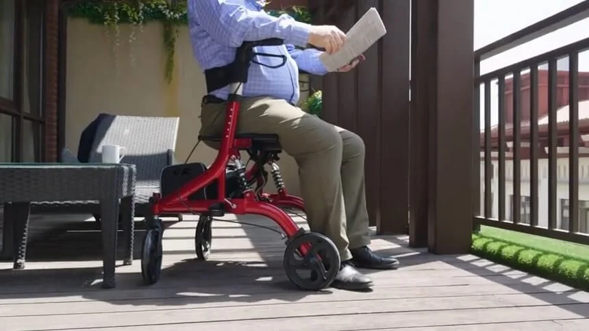 Elenker Upright Walker: adjustable features for senior users