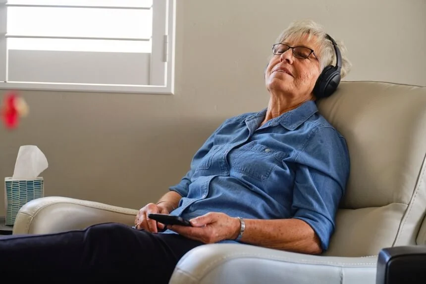 Benefits of chair sleeping for seniors with mobility issues.