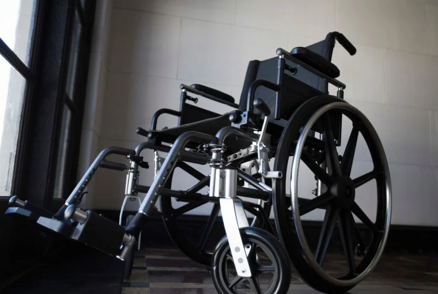 Accessing free wheelchair services – guidance for elderly individuals